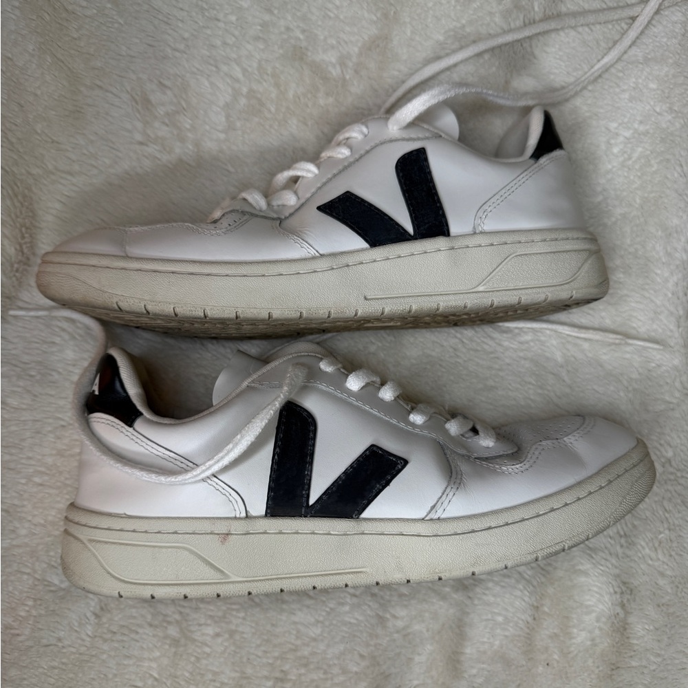 VEJA sneakers
